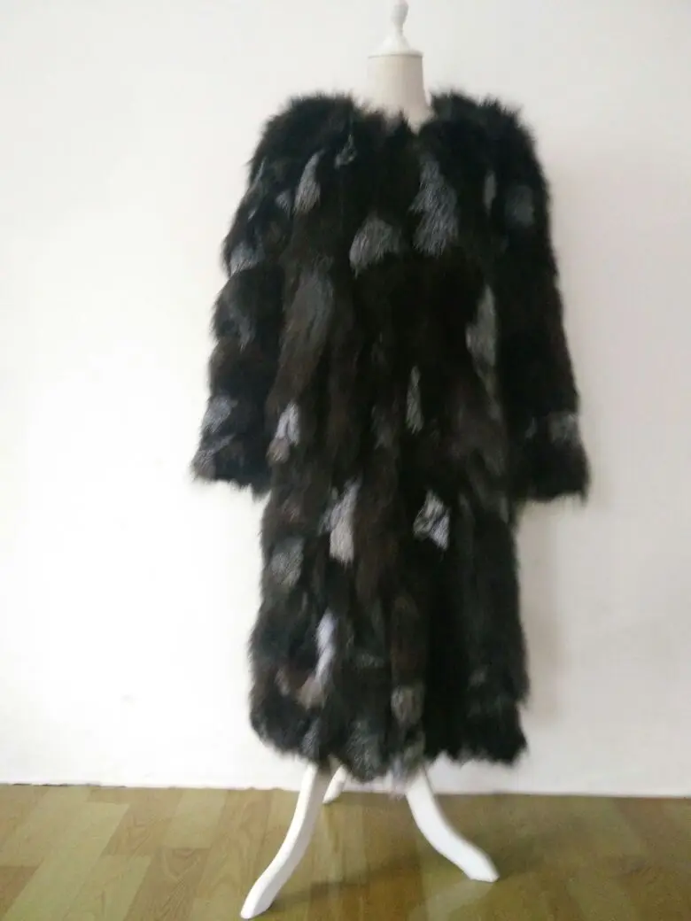 Женская длинная шуба из натурального меха черно-бурой лисы любого размера 110 |