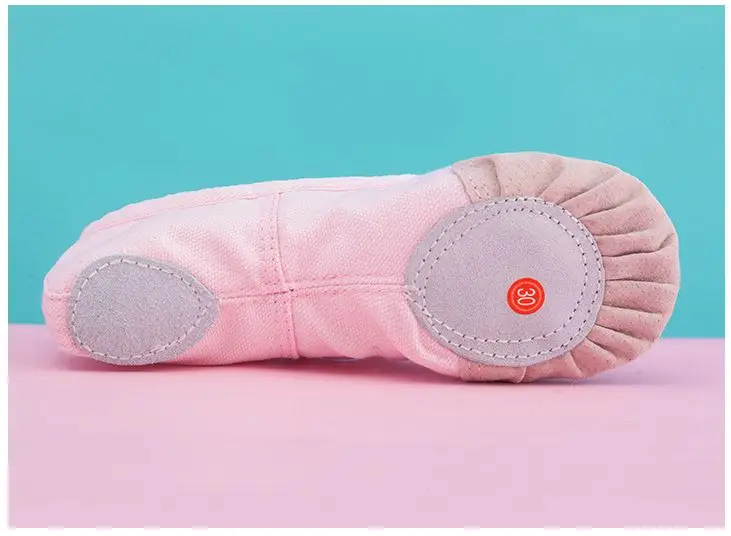 Детская танцевальная обувь мягкие балетные туфли для девочек йоги нескользящая