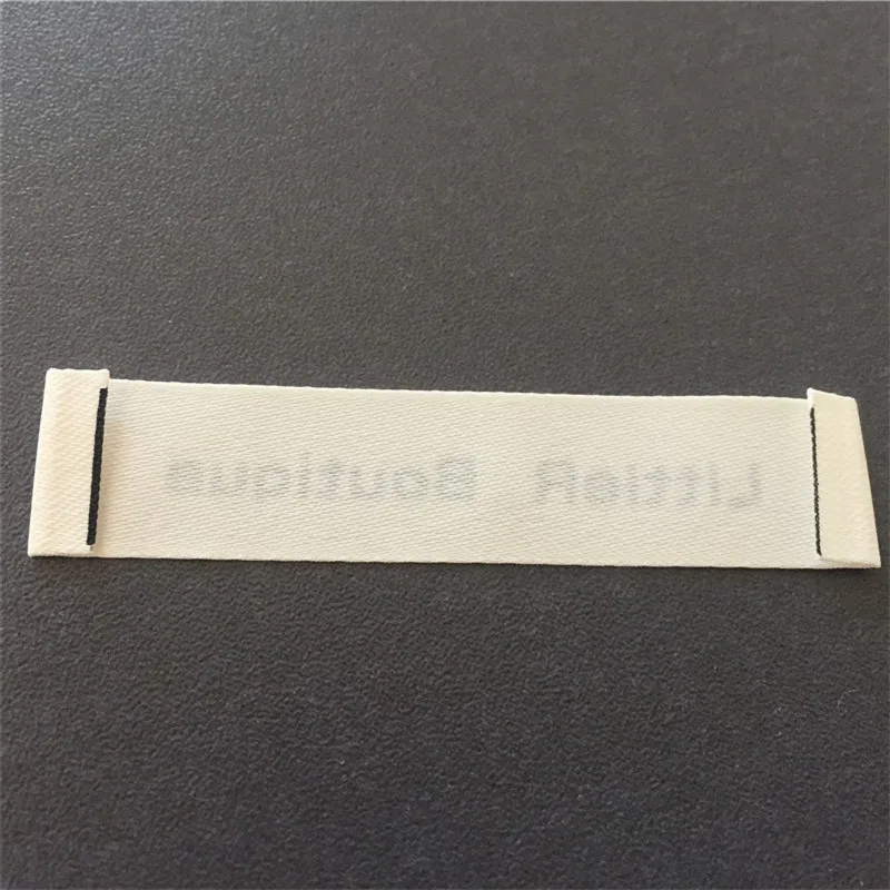 

Custom High-Grade Printed Imported Satin Material neck Label Printed Clothing Main Label