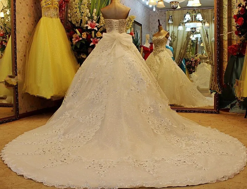 Custom Made Long Ball Gown Sweetheart Sweetheart Big Train Luxury Crystal Muslim Brial Wedding Dresses 2021 Wedding Gowns QB09