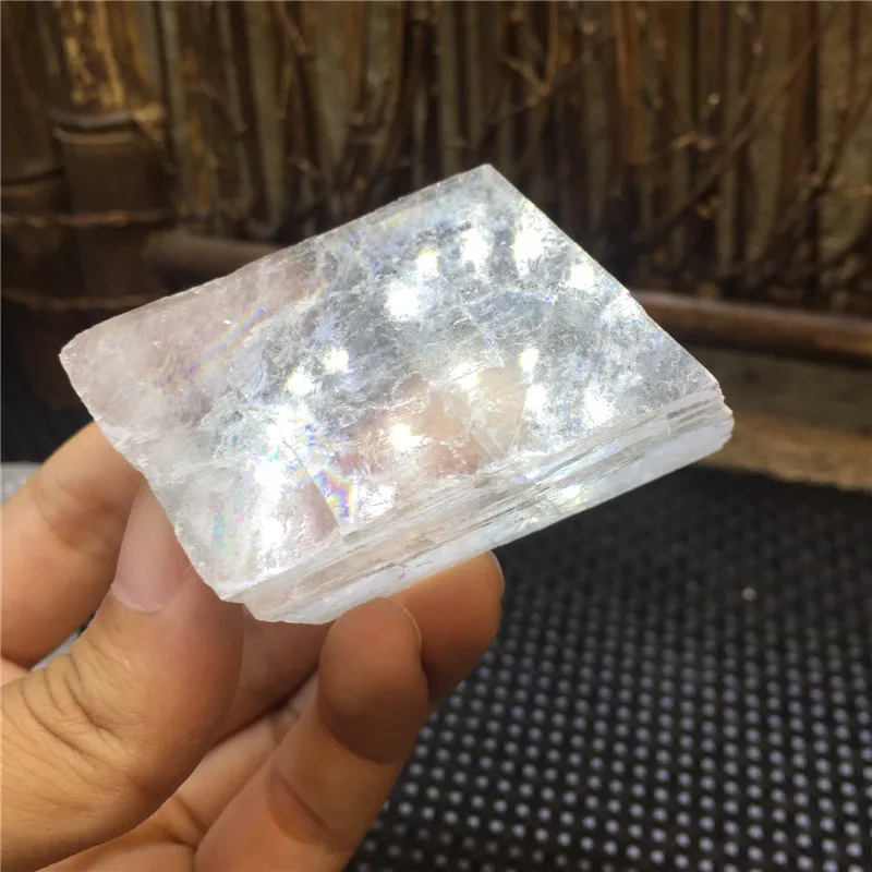 

1pcs amazing stone 100% natural stones and minerals white calcite healing crystals Iceland spar raw gem for home decoration