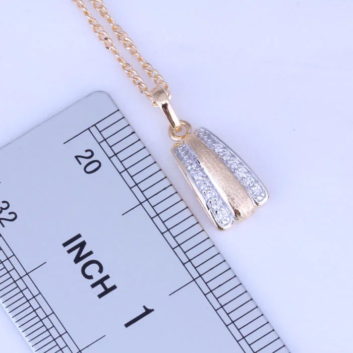 Любовный монолог уникальный дизайн белая фианитовая оболочка золотого цвета