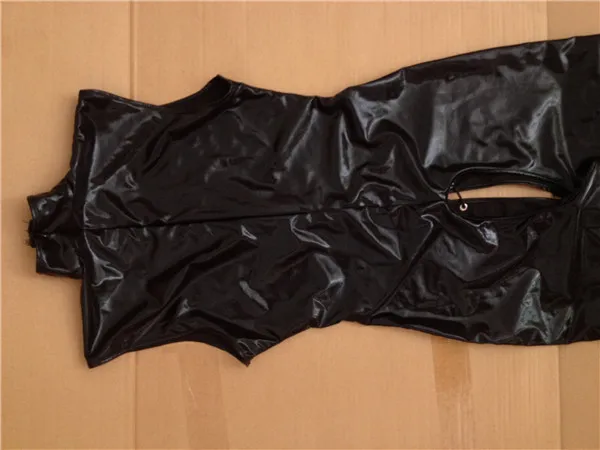 Женский комбинезон из искусственной кожи с открытой промежностью и