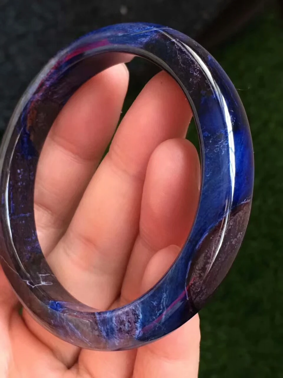 Высококачественный натуральный Sugilite королевский синий драгоценный камень ЮАР