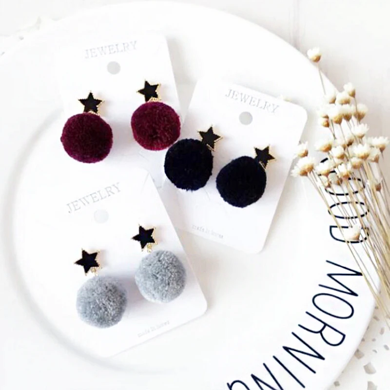 2017 New Korean fashion Black Star Stud Earrings Cute Pom Ball Women Ear Studs Jewelry ear jewelry | Украшения и аксессуары