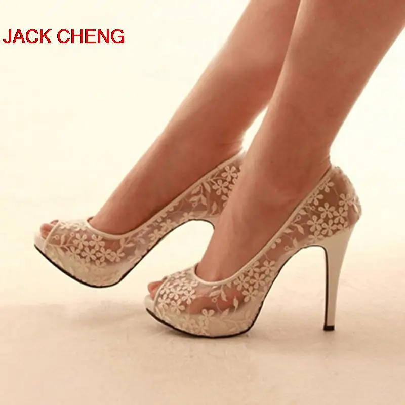 2018 весенние белые кружевные туфли на высоком каблуке с открытым носком свадебные