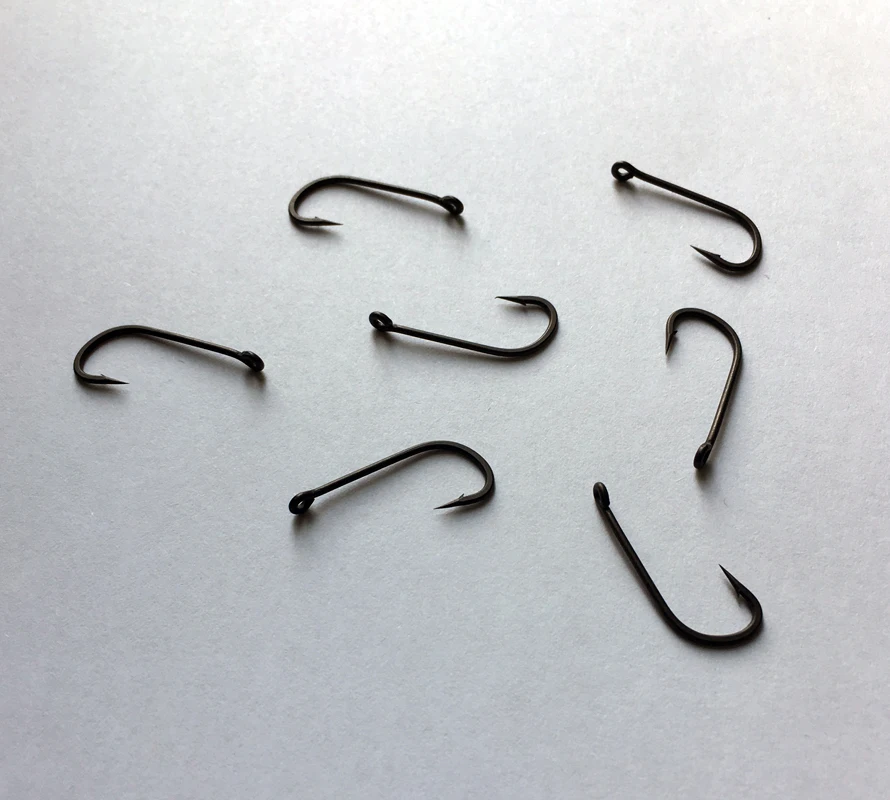 50PCS Dark Grey Coated Long Shank T Carp Hooks Micro Barbed Chemically Sharpened for Fishings | Спорт и развлечения