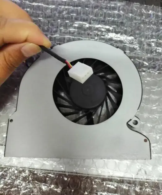 Оригинальное веселое Q9 встроенный вентилятор PLB11020B12H 12 V 0.7A 4 линии