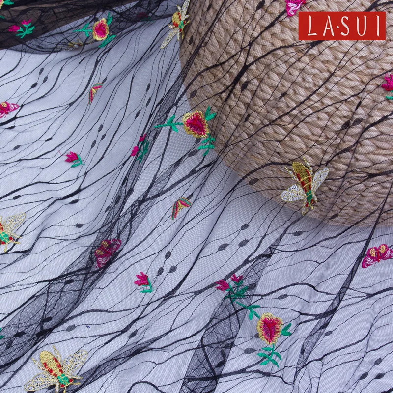 

LASUI 2017 NEW white and black Insect soft mesh 3D embroidery lace clothing diy primer shirt dress fabric X0253