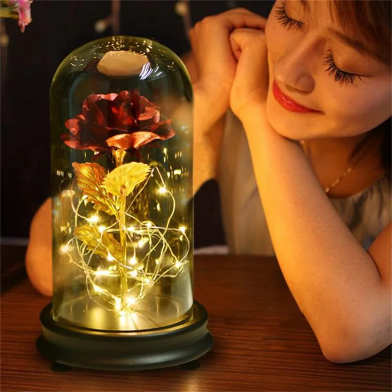 Красота и с рисунком из мультфильма Красавица Чудовище в виде красных роз Стекло