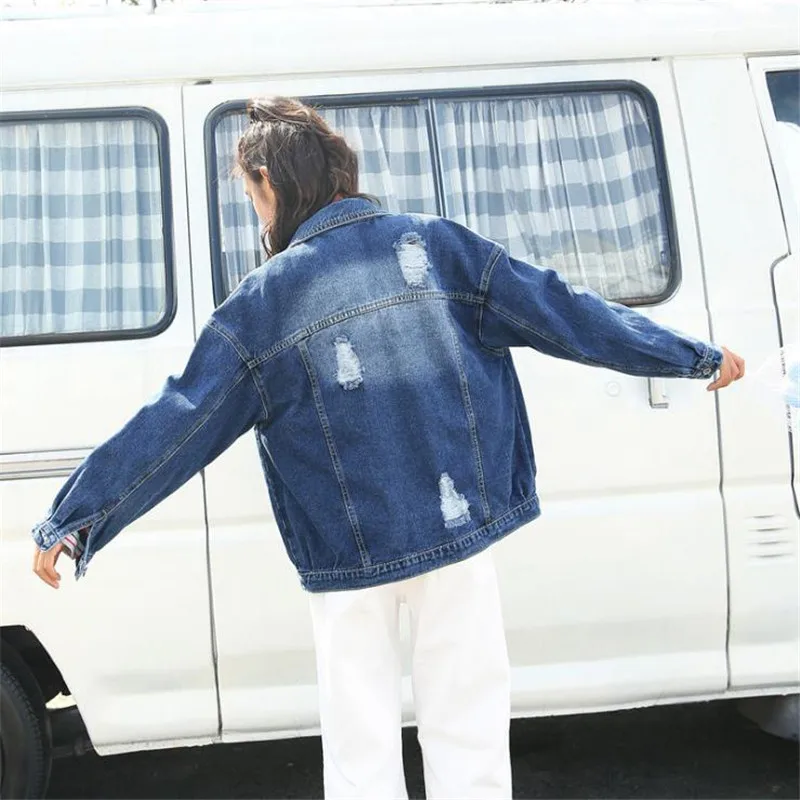 Фото Large Size S-5XL Hole Denim Jacket Coat Women 2019 Spring Autumn Female Loose Casual BF Jeans Student Jaqueta Feminina D709 Женская Large Size S-5XL Hole Denim Jacket Coat Women 2019 Spring Autumn Female Loose Casual BF Jeans Student Jaqueta Feminina D709 Женская
