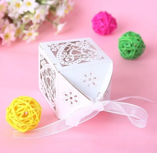

wedding candy favor box -- Love Heart Laser Cut Candy Gift Boxes With Ribbon Party sweet Favor Creative Favor Bags 400pcs/lot