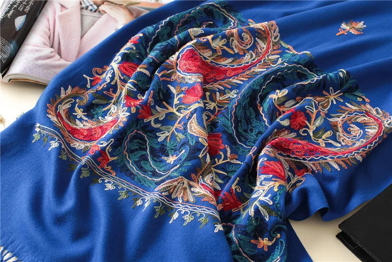 New Luxury Brand Women Scarf High Quality Embroidery Winter Cashmere Scarves Lady Shawls and Wraps Female Pashmina Echarpe