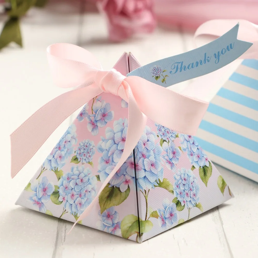 50 шт. треугольная красивая свадебная коробка конфет с цветочным принтом
