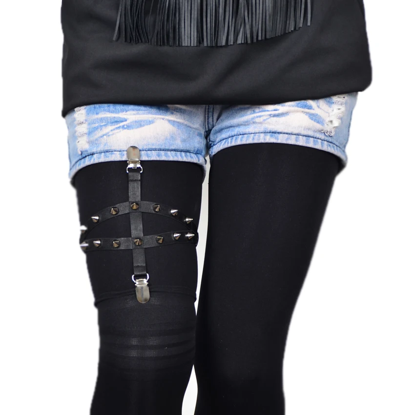 Чулки женские с заклепками готические подвязки черными вставками в стиле