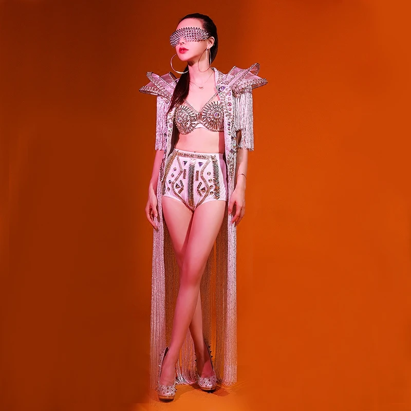 Женский костюм с длинной бахромой разноцветный яркими стразами белый пиджак