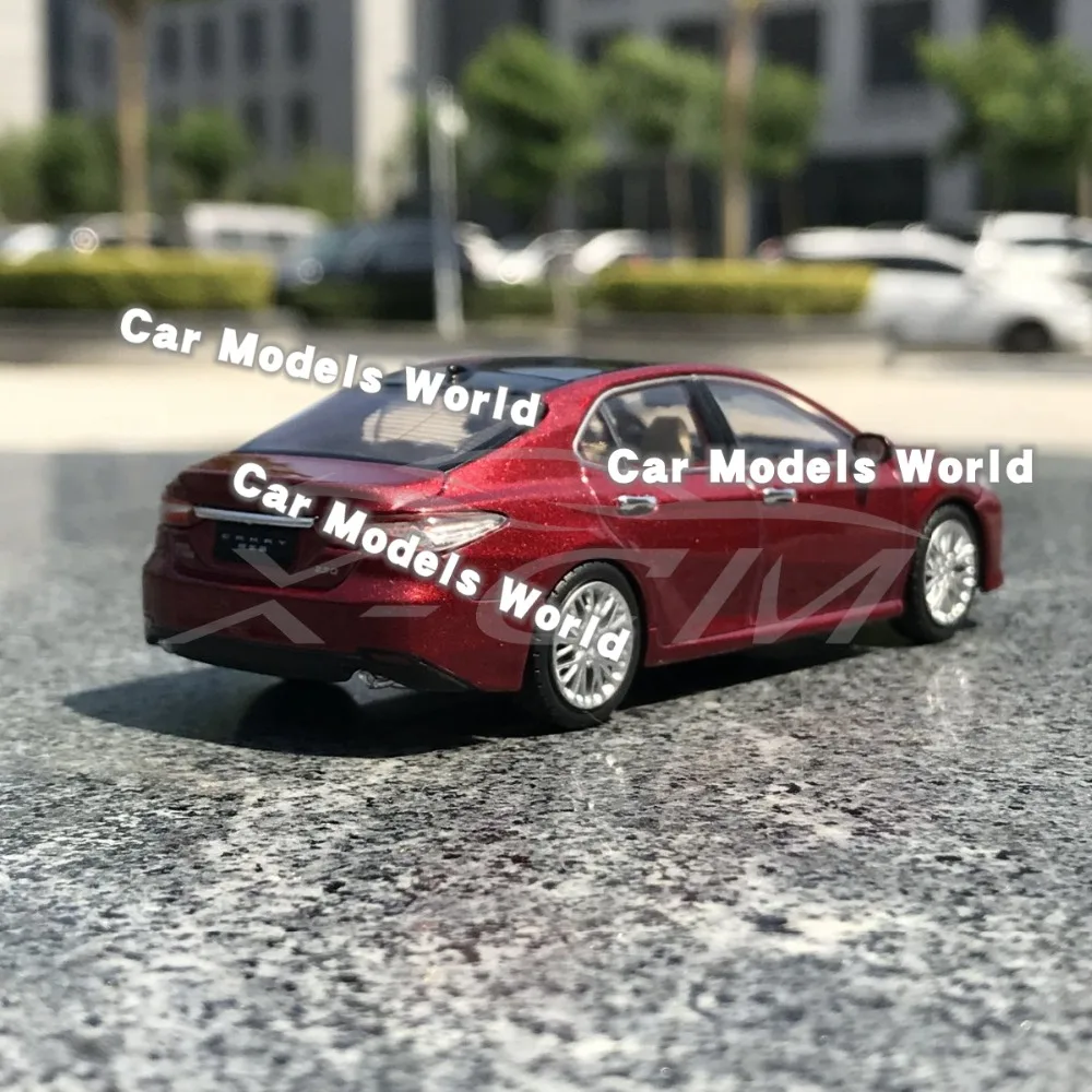 Литая под давлением модель автомобиля для всех новых Camry 2018 1:43 (красный) +