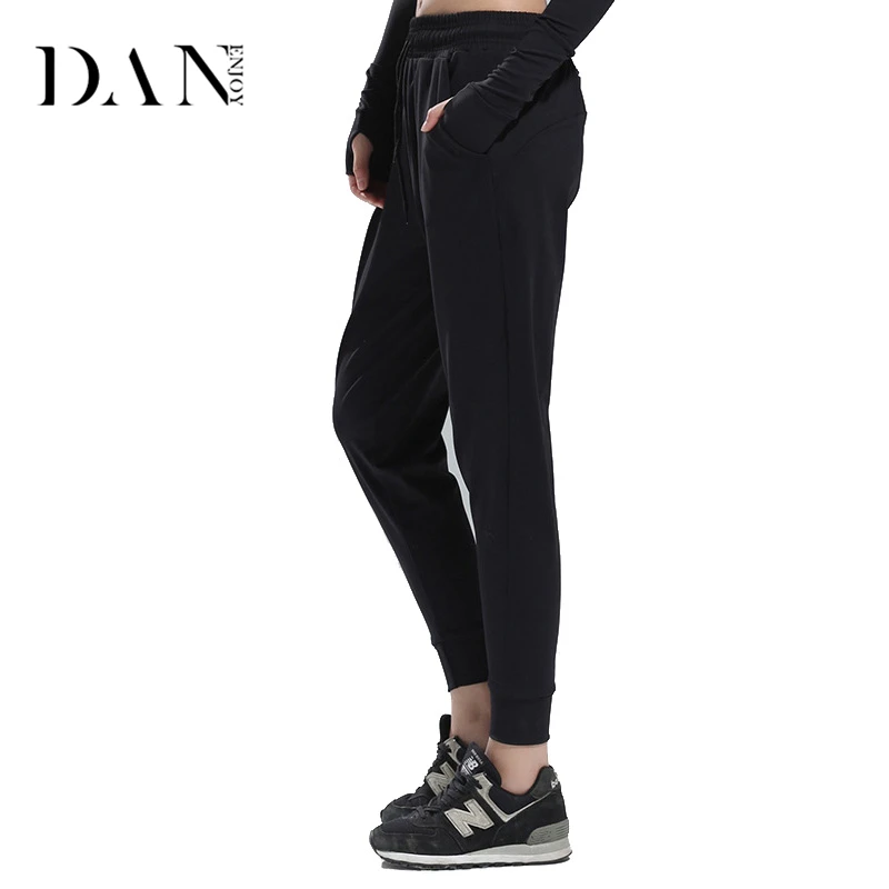 Danenjoy длинные Кальсоны йоги Свободные шаровары Drawstring Фитнес сплошной черный