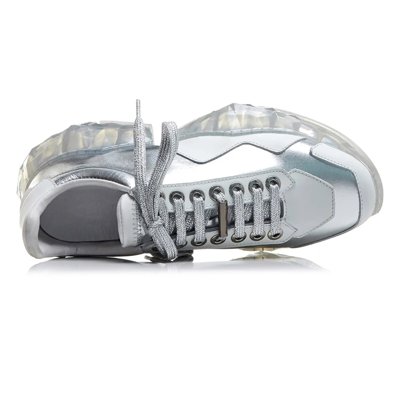 Модные женские кроссовки с перекрестной шнуровкой серебристые для спортзала