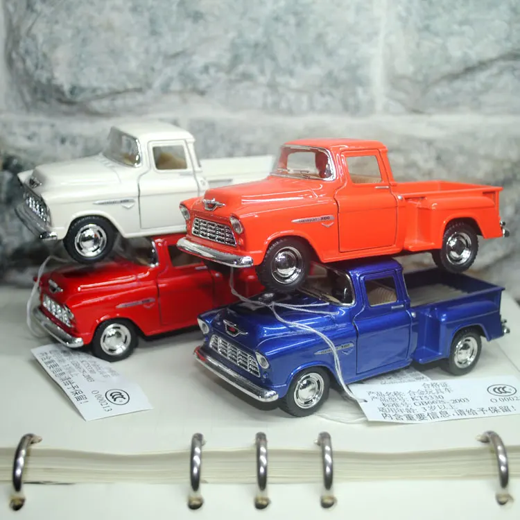 Игрушечная машинка в масштабе YJ KT 1/32 США 1955 Chevy Stepside Pick Up литый под давлением