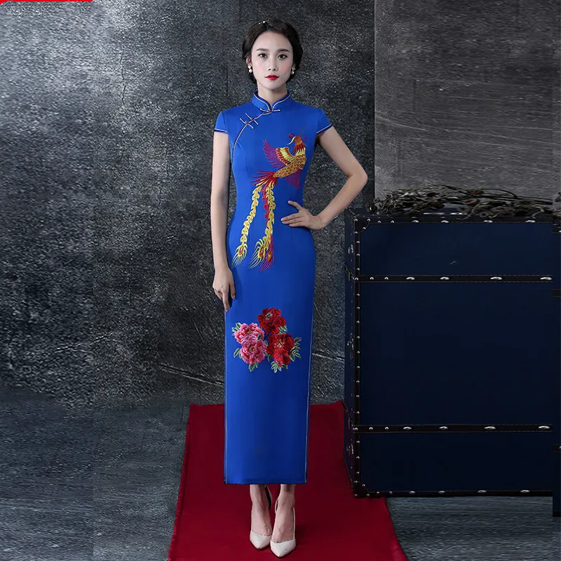 

Модное синее длинное платье с вышивкой Феникс и Цветы Cheongsam Осень для выступлений и приема