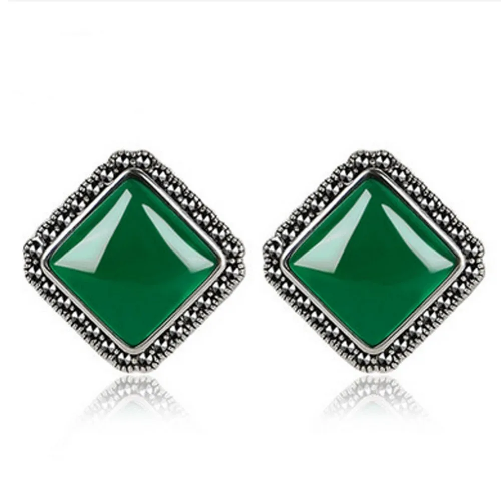 Серьги гвоздики из серебра 925 пробы с нефритовым ангелом зеленым агатом черным