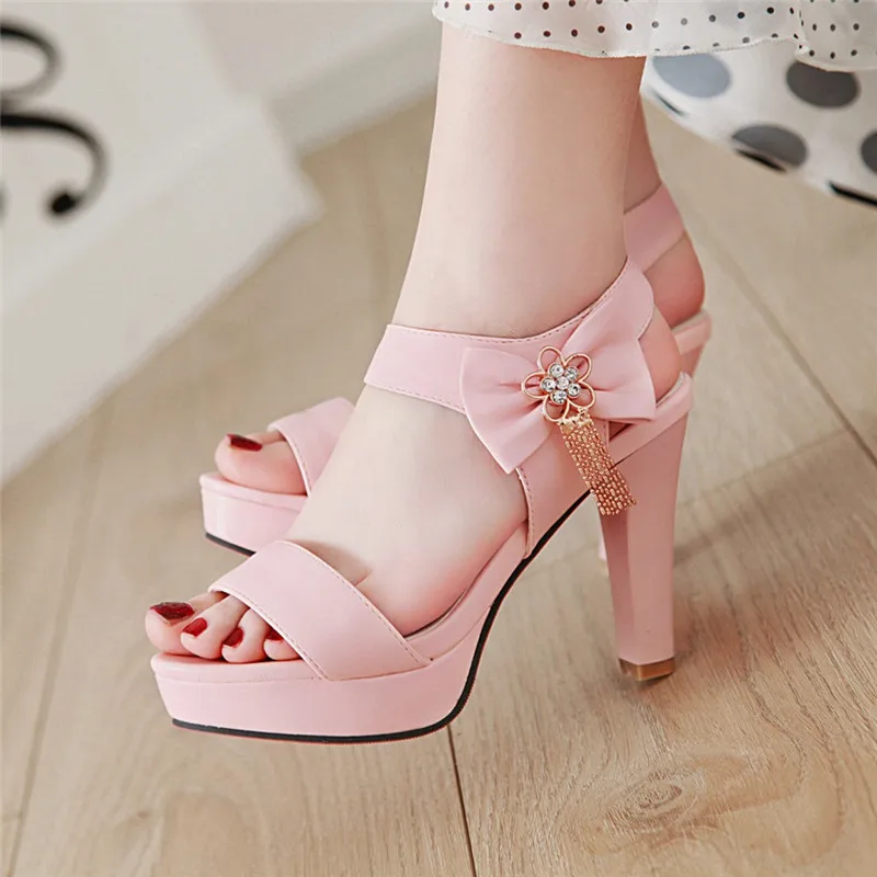 Женские свадебные босоножки YMECHIC белые на высоком каблуке платформе с бантом