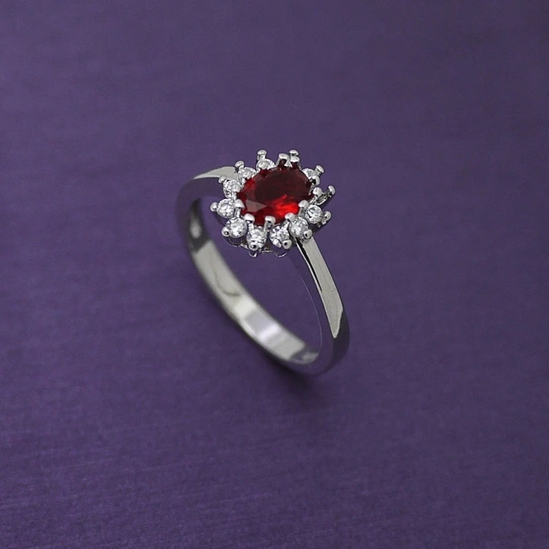 Женское кольцо с натуральным цирконием Skute розовое золото роскошное