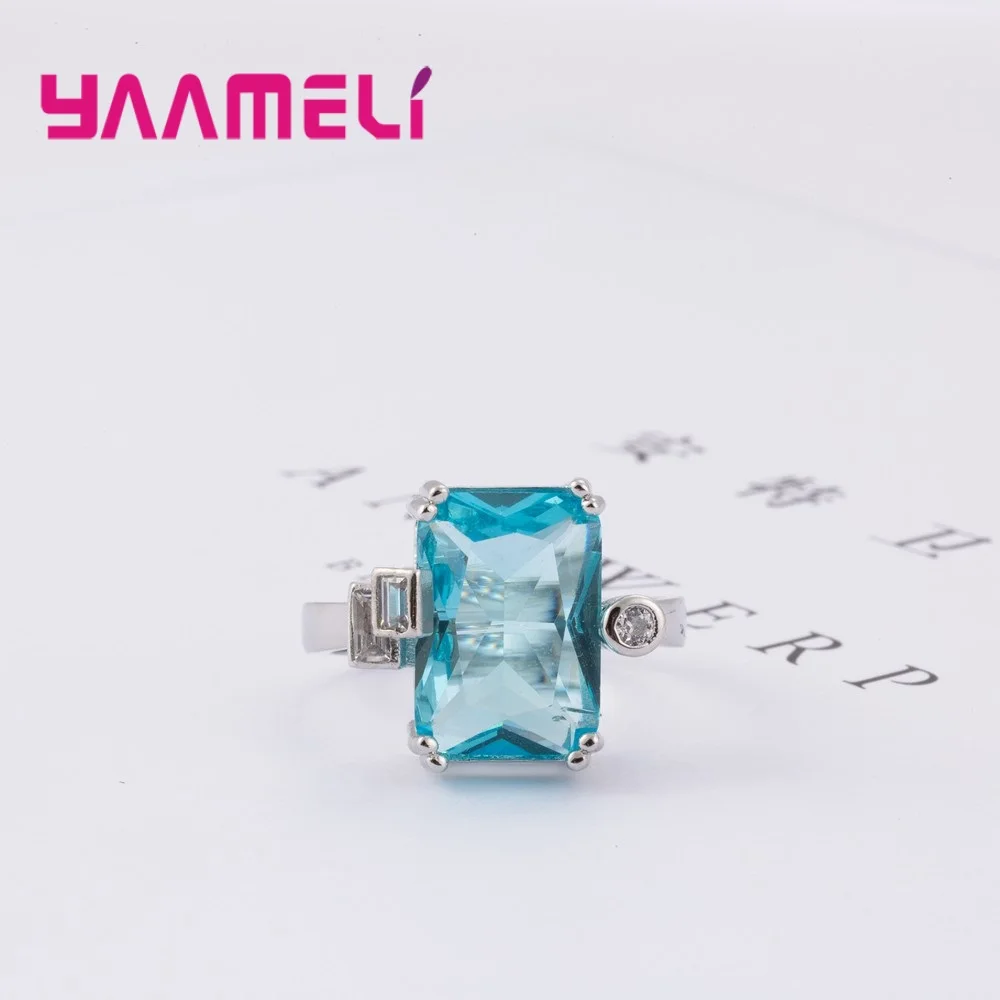 Женское кольцо из серебра 925 пробы, с фианитом (art.: 7a86aaa84) - 7a86aaa84