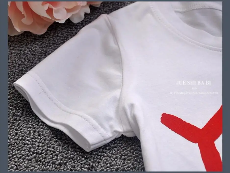 Модный костюм для девочек белая футболка и спортивные штаны комплект