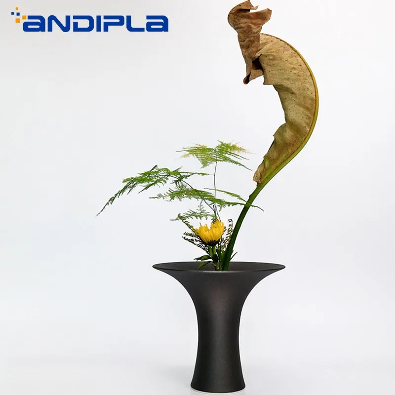 Винтажные матовые черные грубые керамические вазы в японском стиле Ikebana