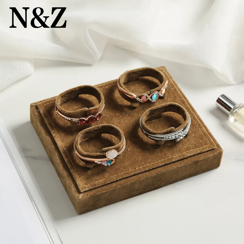 N &amp Z новый браслет стенд держатель может положить 4 шт черный/коричневый цвет 18