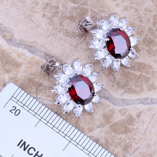 Комплект украшений с красным гранатом белым кубическим цирконием посеребренные