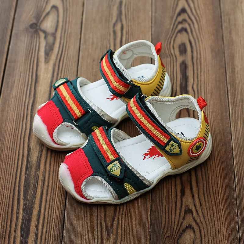 Лидер продаж детская легкая обувь Новинка лета 2018 модные детские пляжные