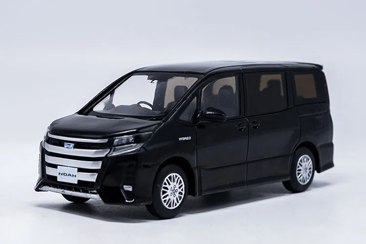 

1:30 Diecast Model for Toyota NOAH 2017 Black MPV Alloy Toy Car Miniature Collection Gifts