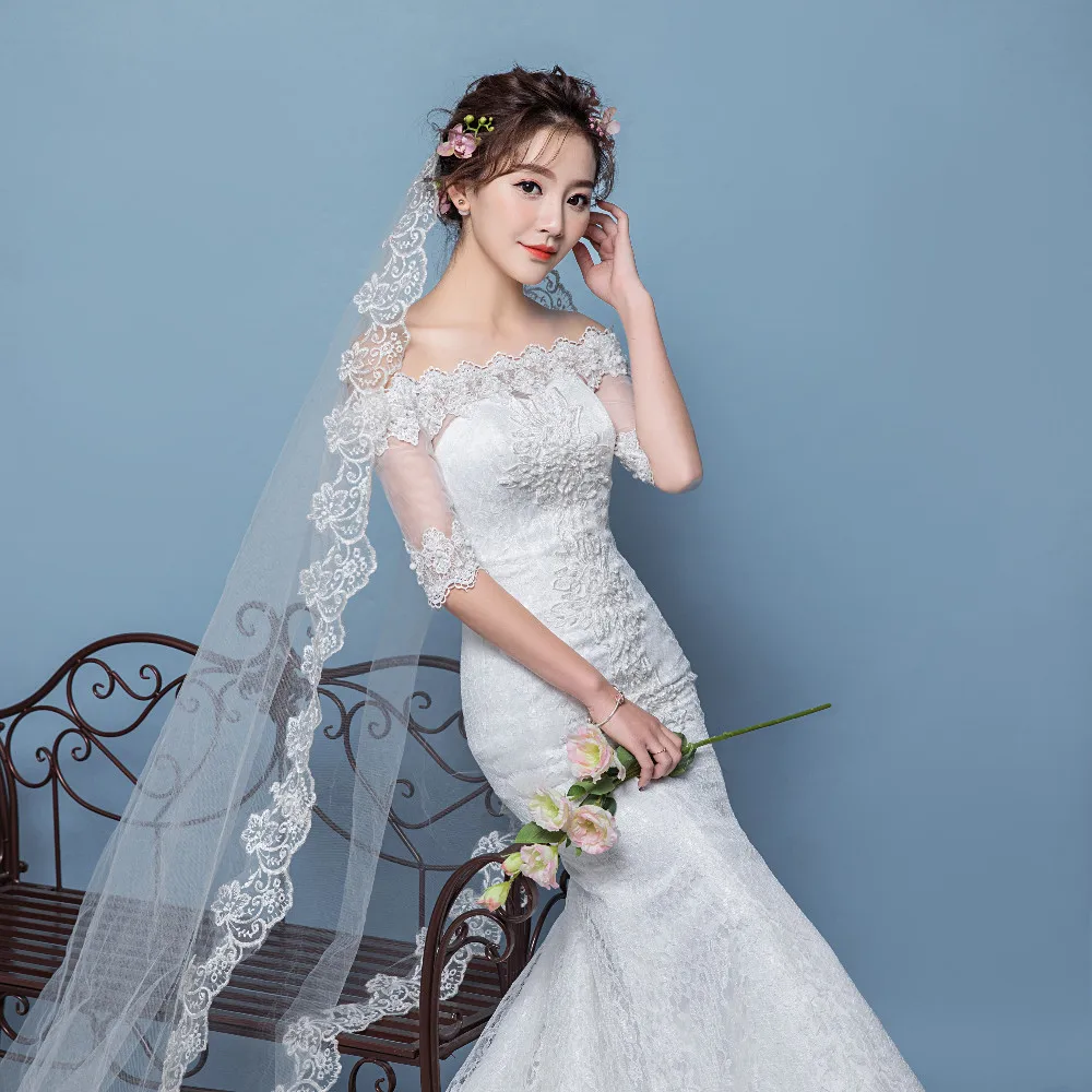 Женское свадебное платье Vivian's Bridal белое кружевное с открытыми плечами и