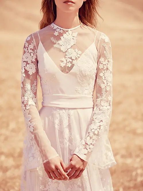 Кружевное пляжное свадебное платье в стиле бохо с длинными рукавами и прозрачной