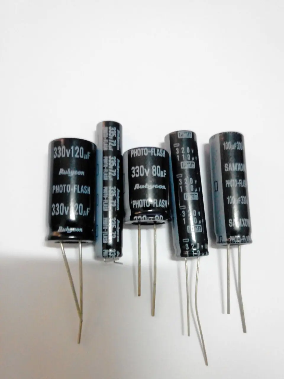Микс 8 фасонов; Розничная 2 шт./лот низкая esr 320v 115 мкФ 330v 110 мкФ 72 мкФ 80 мкФ 100 мкФ 115 мкФ фото флэш-конденсатор