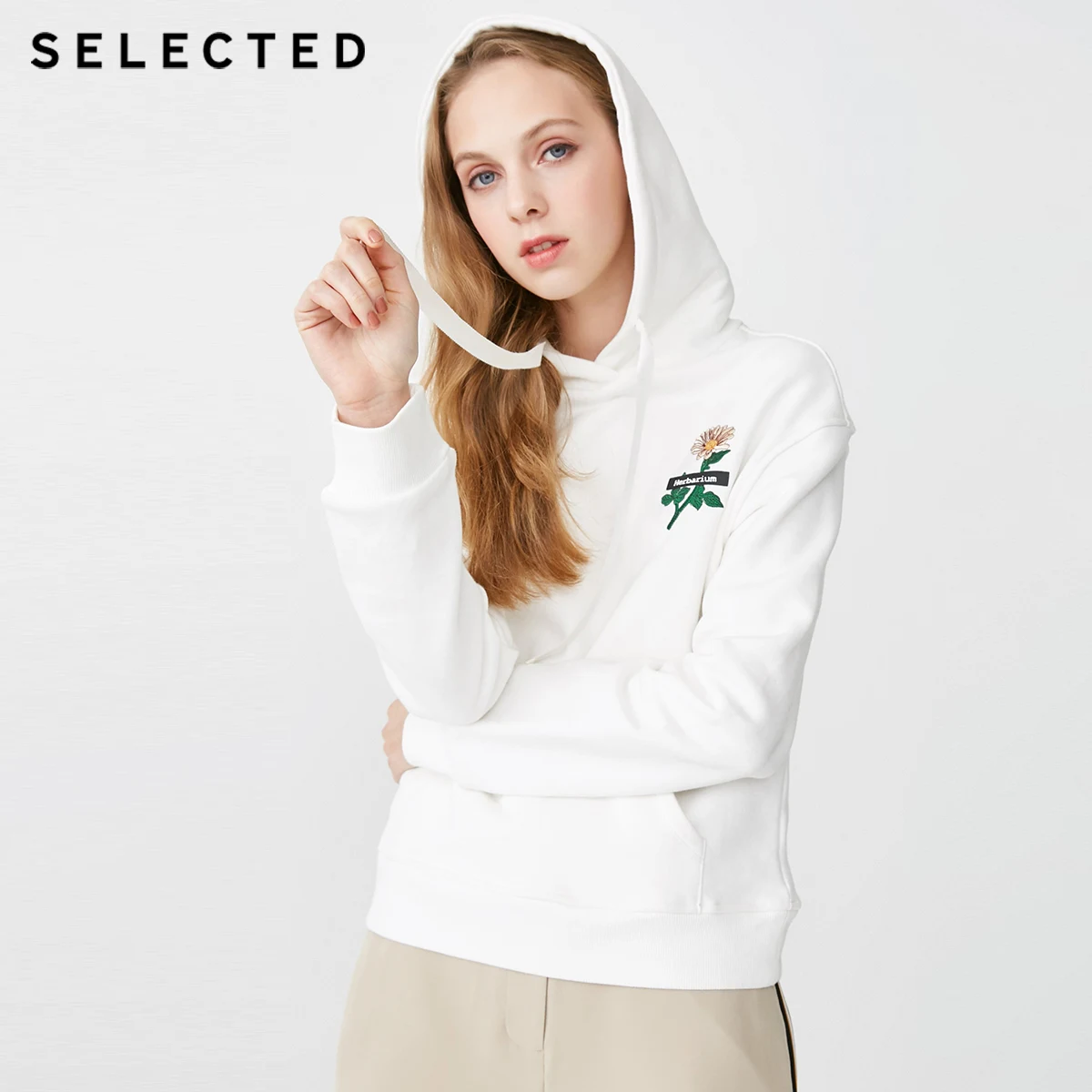 Женская толстовка с капюшоном из хлопка вышивкой на весну модель 41914D514|Женские