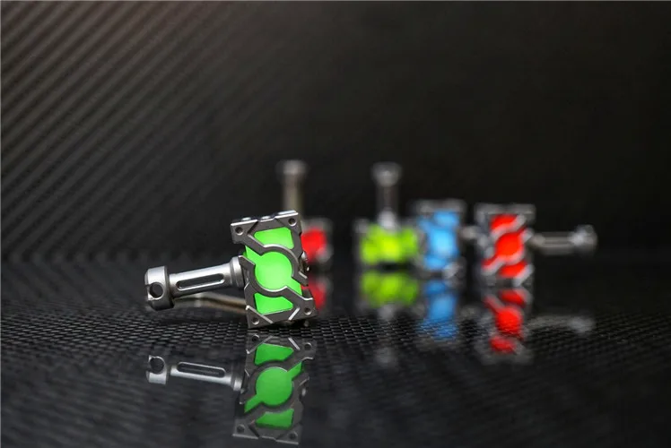 Green EDC светящиеся самоосвещающиеся бусины из титанового сплава кулон Паракорд уличные украшения снаряжение для кемпинга EDC инструменты - Цвет: Green