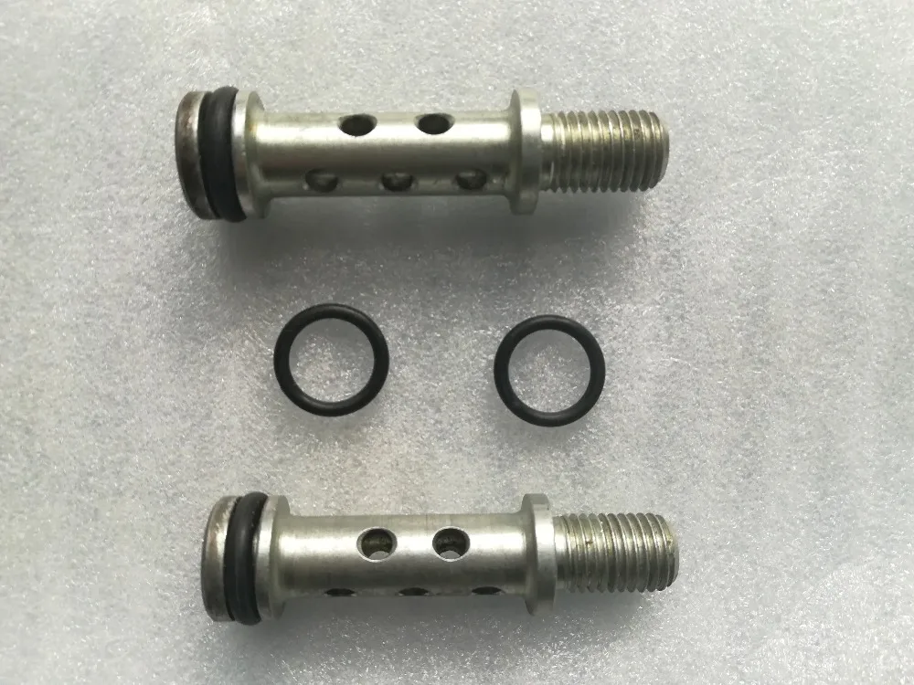 Масляный радиатор трансмиссии с винтовым болтом и уплотнительным кольцом