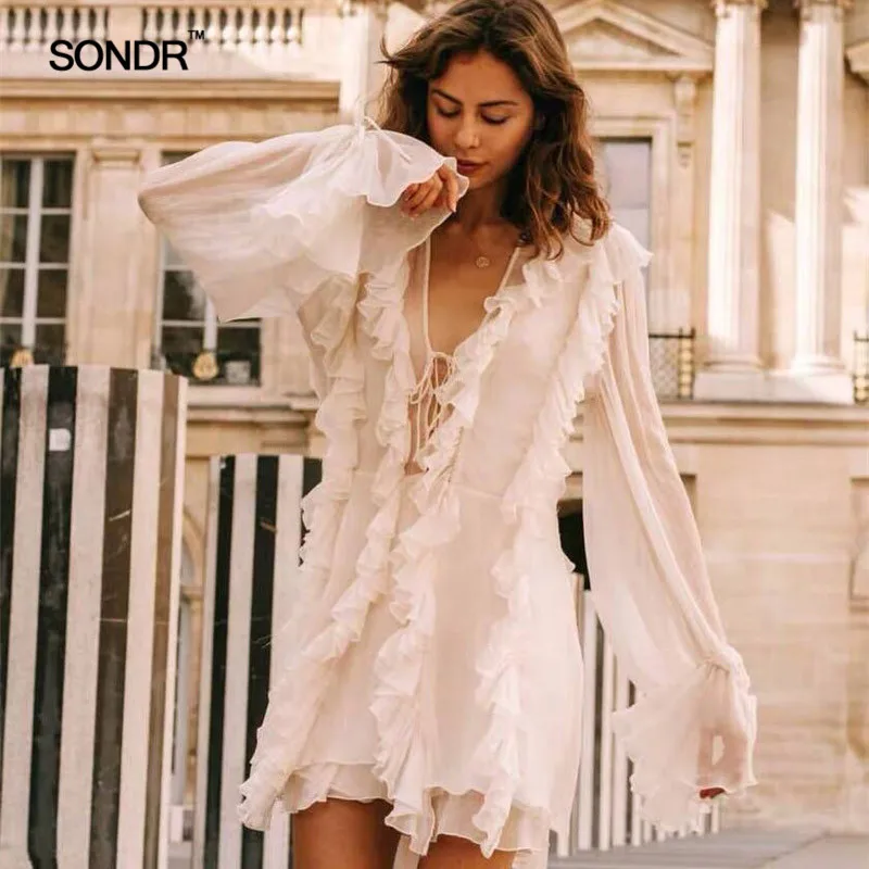 

Женское платье SONDR, дизайнерское мини-платье из шифона с треугольным вырезом и оборками на весну 2019