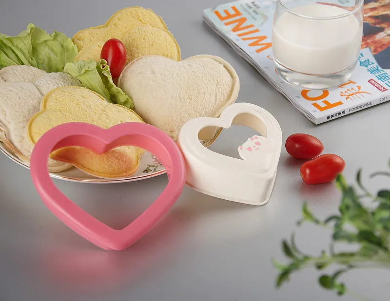 1 шт Heart Форма нож для сандвичей Пластик изготовление хлебных тостов формы
