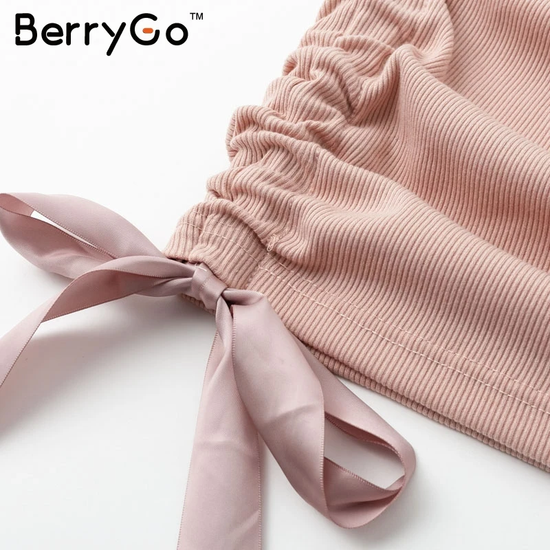 Женское трикотажное платье BerryGo розовое облегающее на шнурках осень и зиму