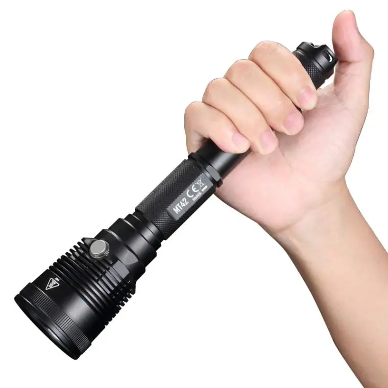 NITECORE MT42 большого радиуса действия фонарик CREE XHP35 HD max 1800 люмен луч бросок 470 м 8