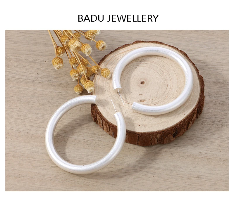 Badu, матовые, золотые, серебряные, круглые серьги-гвоздики, в стиле панк, большие круглые обручи для женщин, модные украшения для рождества, серьги