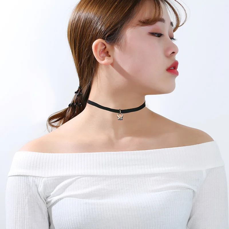 K155 нежный жемчужный кулон Цепочки и ожерелья с черным пояском цвета: золотистый