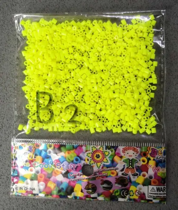 1000 шт Бусины 2,6 мм бусины Perler 2,6 мм DIY игрушки для рукоделия белые черные бусины ручной работы 3D Пазлы пополняемая посылка - Цвет: B2 lemon yellow