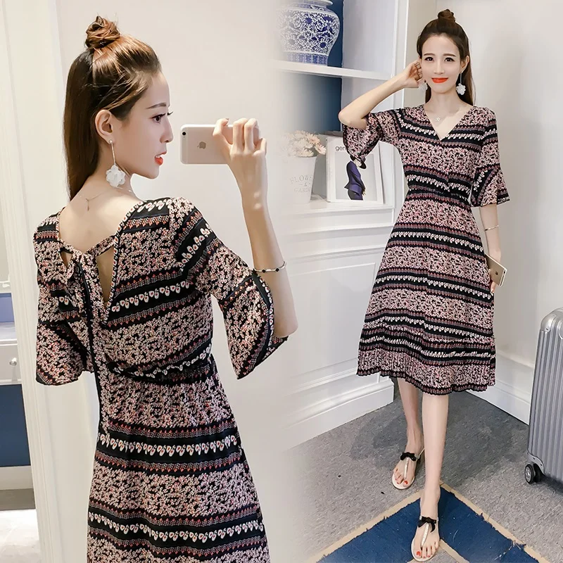 Летнее женское платье расклешенными рукавами v-образным вырезом Цветочные