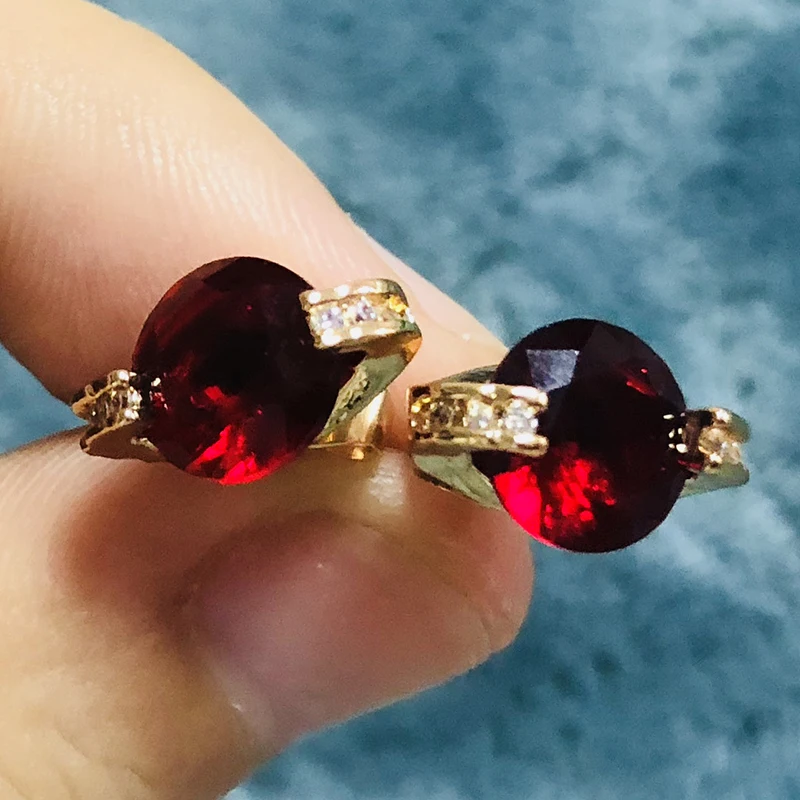 Милые циркониевые серьги-гвоздики с красным камнем для женщин и девочек